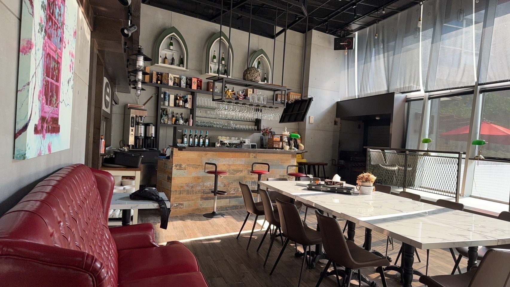 半空光映空間 吧台一隅